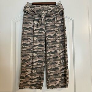 Xersion Mid-Rise Loose Fit Wide Leg Camo Active Lounge Pants Sz XS